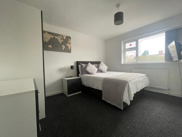 Flat for rent in Kingsbury CP, Gun Hill