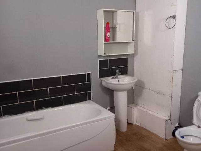 Flat for rent in Joiner's Square, Hanley