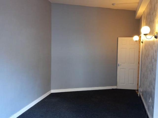 Flat for rent in Joiner's Square, Hanley