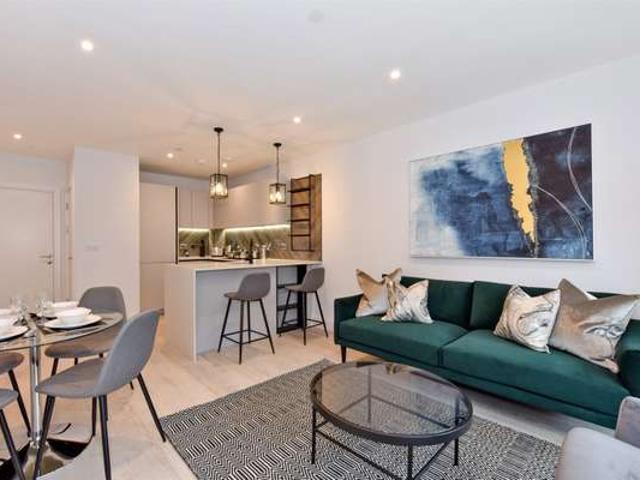 Flat for rent in Slough
