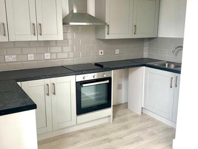 Flat for rent in Calderstones