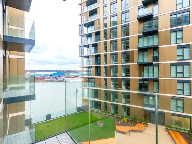 Flat for rent in Chatham Waters, Gillingham