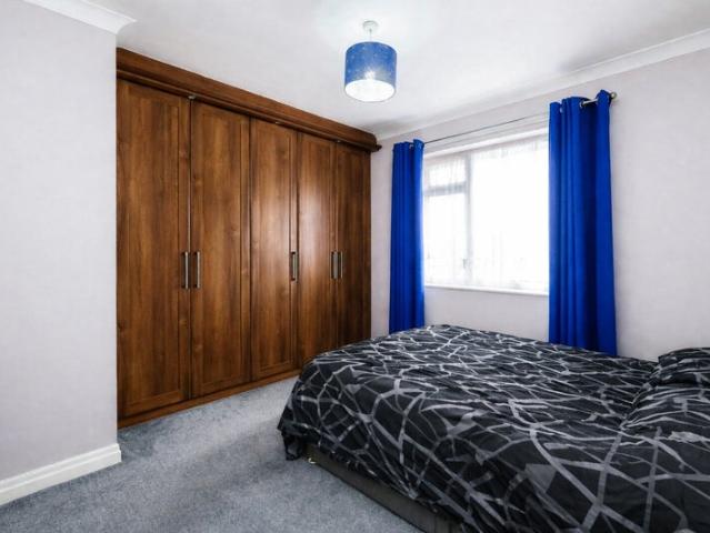 Flat for rent in Calderstones