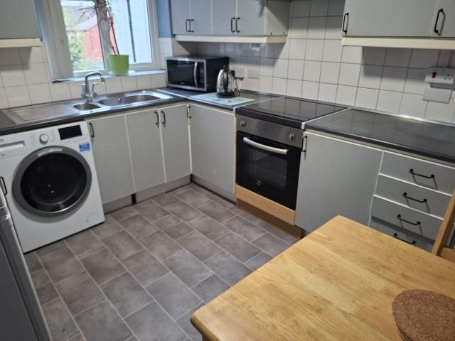 Flat for rent in Cricklewood, Brent