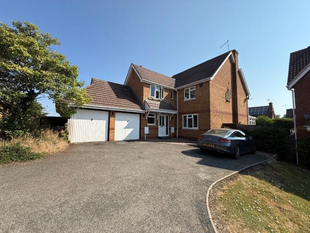 Flat for rent in Warndon, Worcestershire