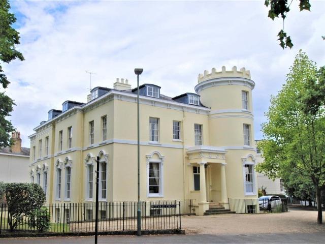 Flat for rent in Golden Valley, Gloucestershire