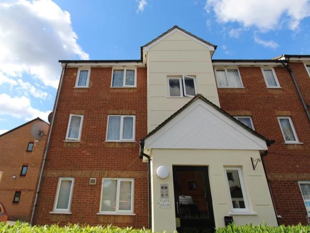 Flat for rent in Edmonton, Greater London