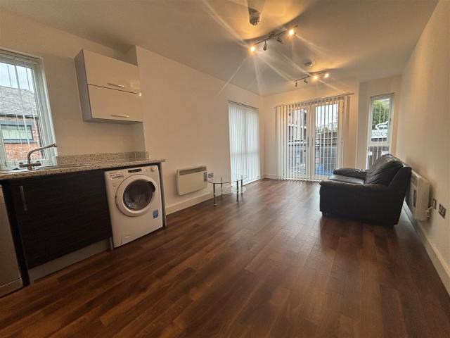 Flat for rent in Georgia, Greater Manchester