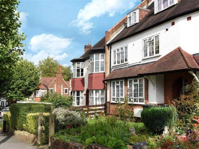 Flat for rent in London Borough of Croydon, Greater London
