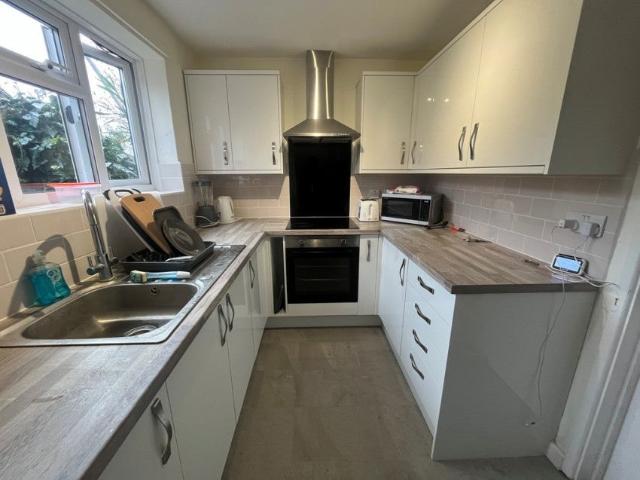 Flat for rent in Park Barn, Guildford