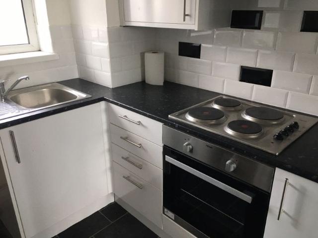 Flat for rent in Port Tennant, Swansea