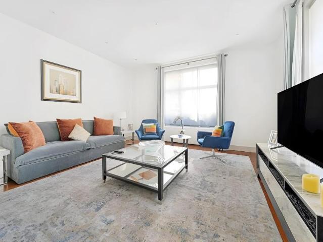 Flat for rent in Camden Town, East Marylebone