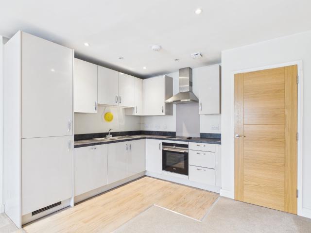 Flat for rent in Ewens Farm, Golden Valley