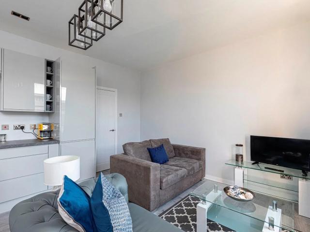 Flat for rent in Kensal Town, Greater London