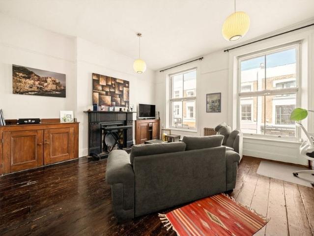 Flat for rent in North Kensington, Greater London