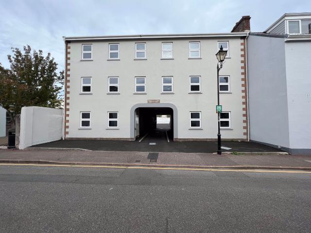 Flat for rent in The Wrythe, Greater London