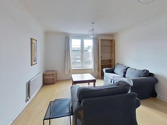 Flat for rent in Powderhall, Broughton