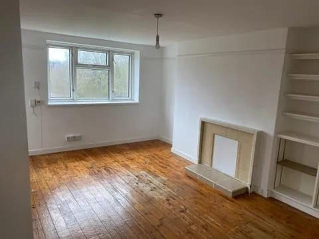 Flat for rent in East Sheen, Greater London