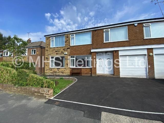 Flat for rent in Primley Park, Leeds