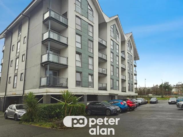 Flat for rent in Pentre-chwyth, Swansea