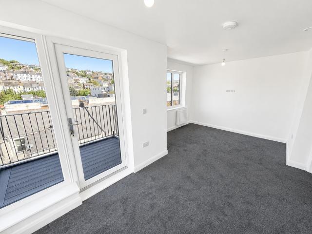 Flat for rent in Lipson Vale, Mount Wise