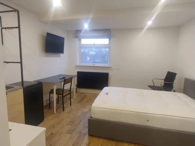 Flat for rent in Hendon, Greater London