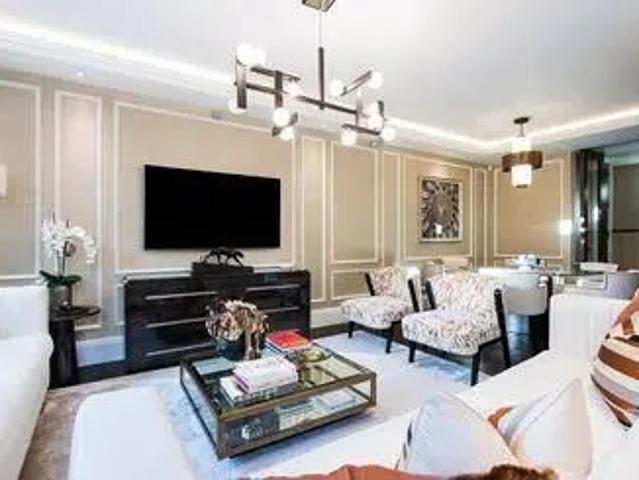 Flat for rent in South Kensington, Greater London