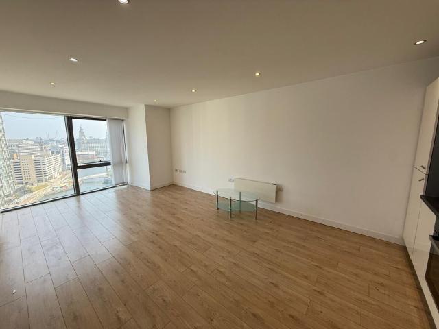 Flat for rent in Calderstones