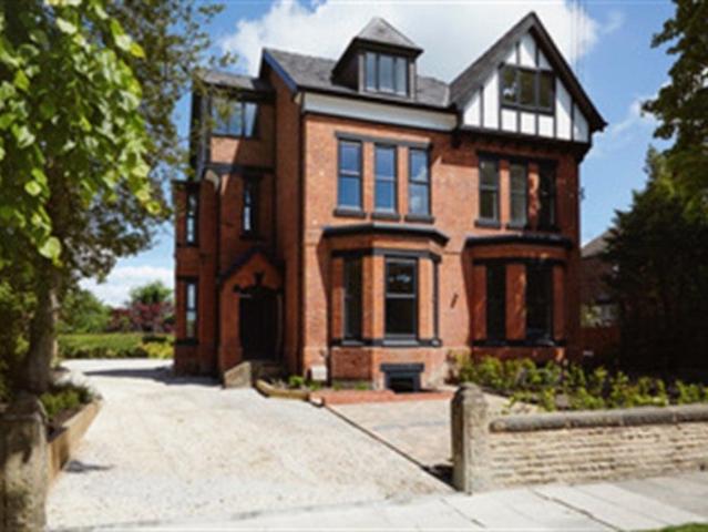 Flat for rent in Sale, Trafford