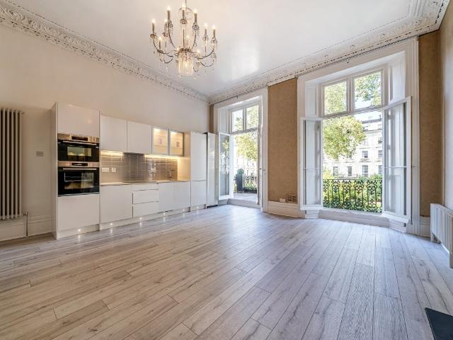Flat for rent in Bayswater, Greater London