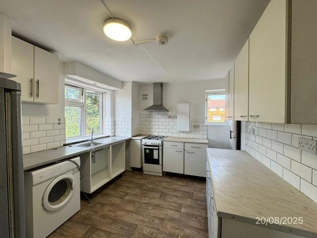 Flat for rent in Upton Park, Greater London