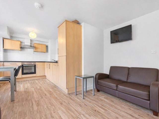 Flat for rent in Hotwells, Feckenham