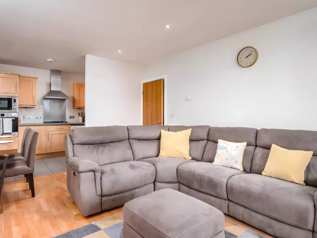 Flat for rent in Holywell Estate, North Watford