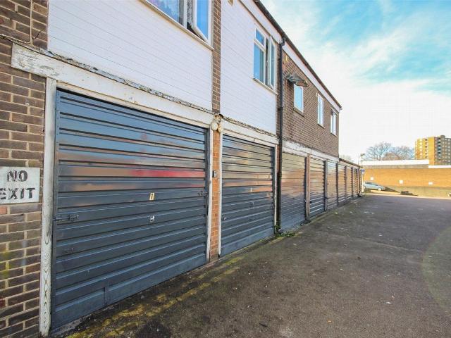 Flat for rent in Cauldwell, Bedford