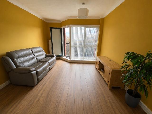 Flat for rent in Birkenhead, Wirral