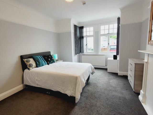 Flat for rent in Greenbank, Mount Wise