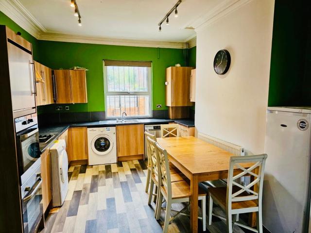 Flat for rent in Woodhouse Cliff, Leeds