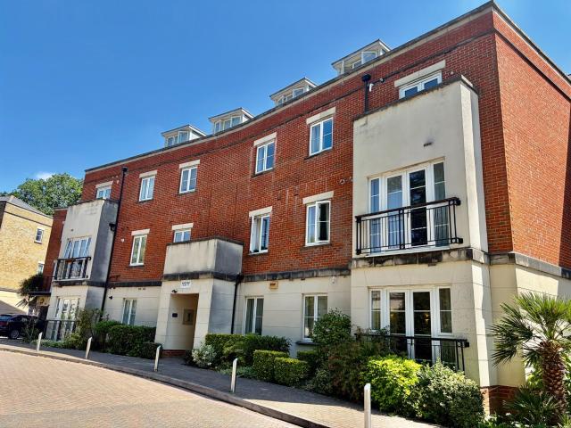 Flat for rent in Bassett, City Of Southampton