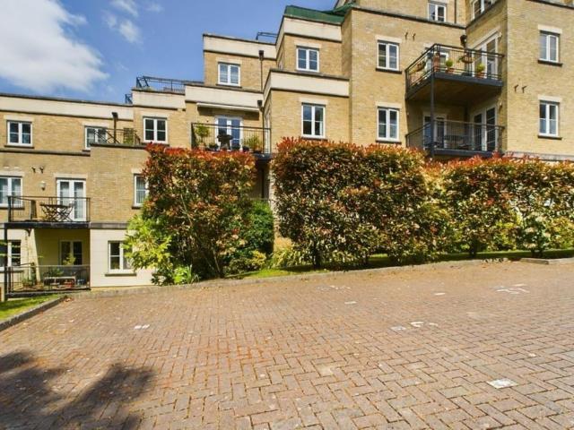 Flat for rent in Bassett, City Of Southampton