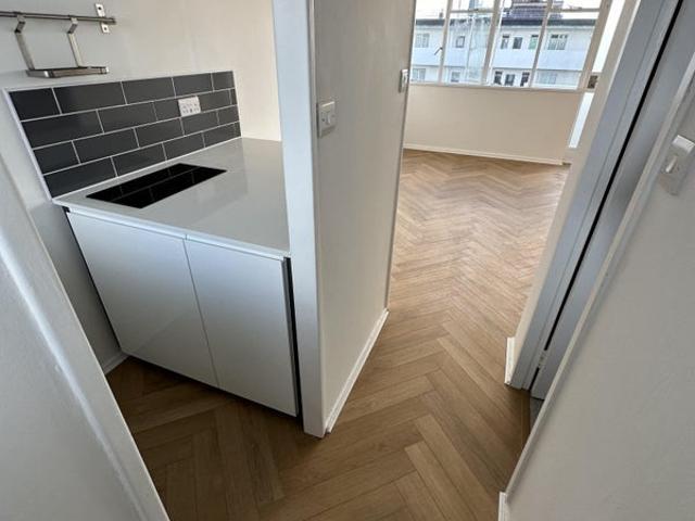 Flat for rent in Pullman Court, Greater London