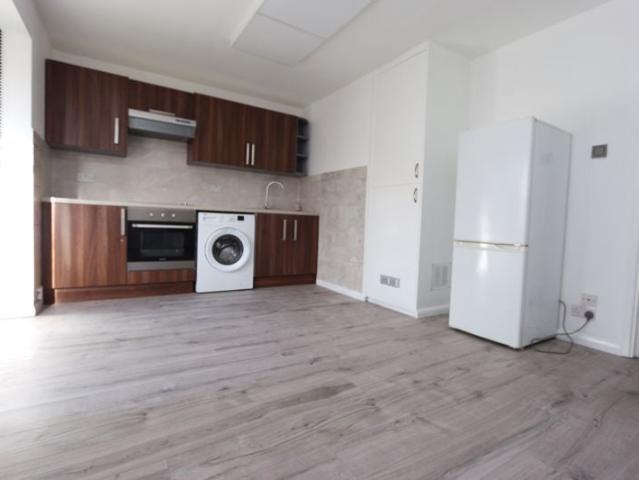 Flat for rent in Lower Edmonton, Edmonton