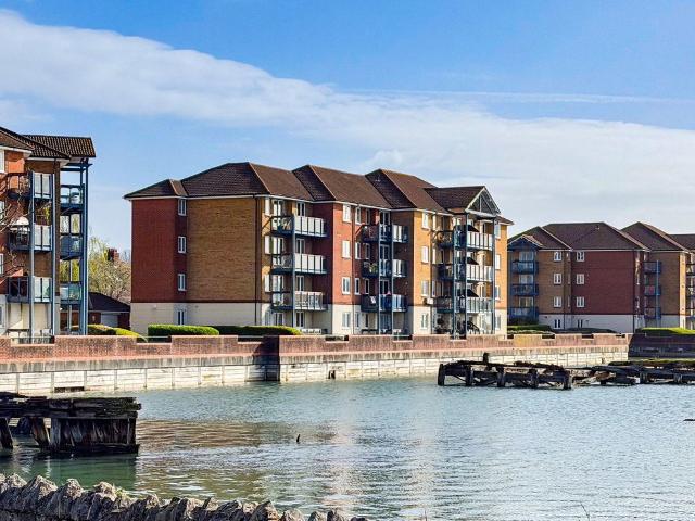 Flat for rent in Bitterne Manor, City Of Southampton