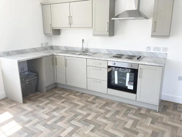 Flat for rent in Cimla, Neath