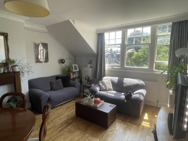 Flat for rent in Fortis Green, Greater London