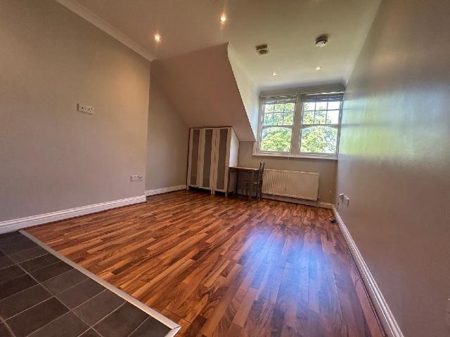 Flat for rent in Fortis Green, Greater London