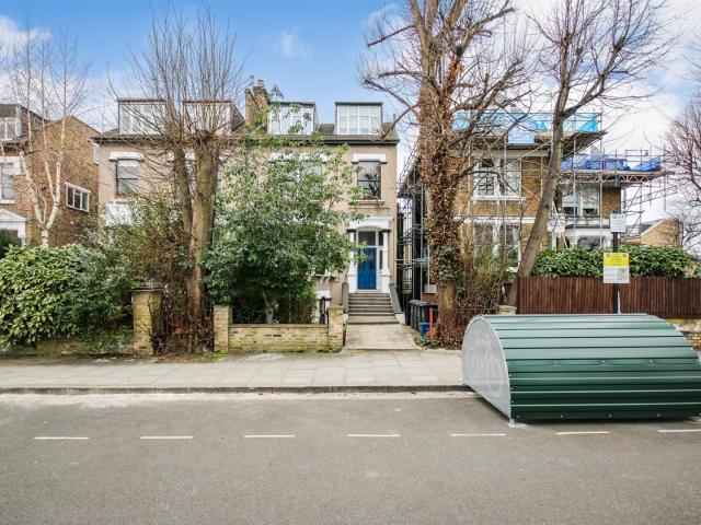 Flat for rent in Brownswood Park, Stoke Newington