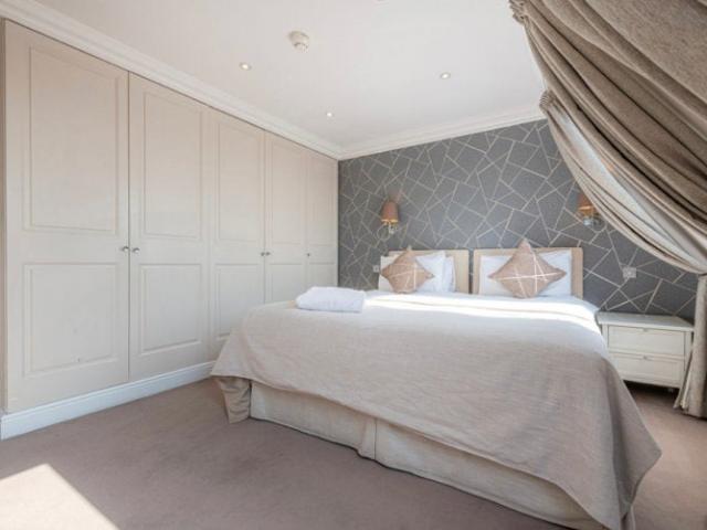 Flat for rent in Brompton, Greater London
