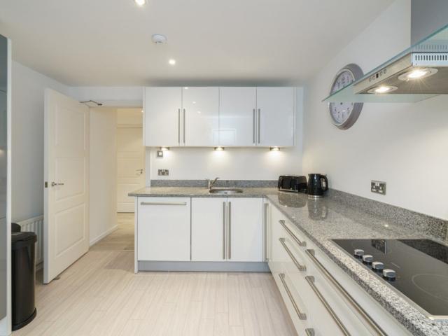 Flat for rent in West End, Ballindoch