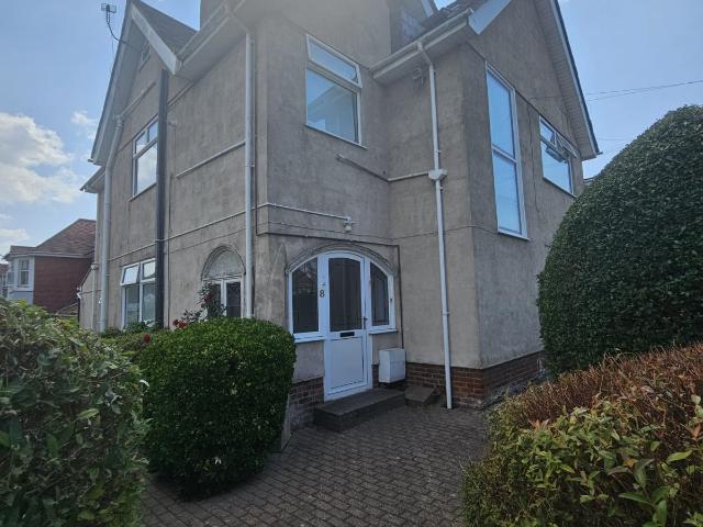 Flat for rent in Queens Park, Bournemouth