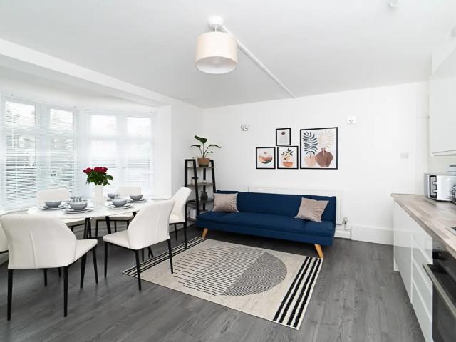 Flat for rent in London Borough of Merton, Greater London